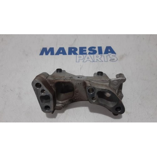 Peugeot - Partner - Engine mount