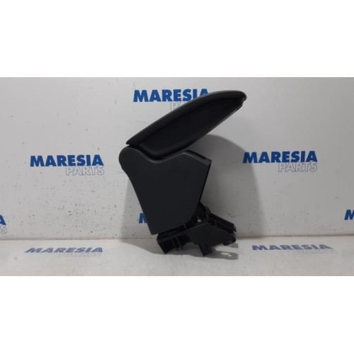 Citroen - DS3 - Armrest