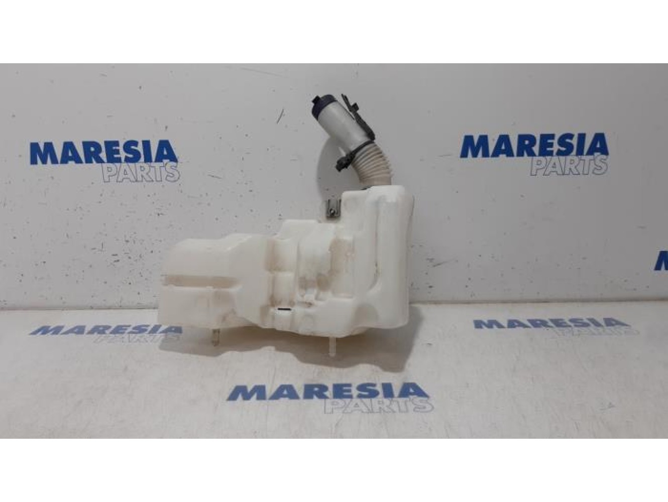Fiat - Ducato - Front windscreen washer reservoir