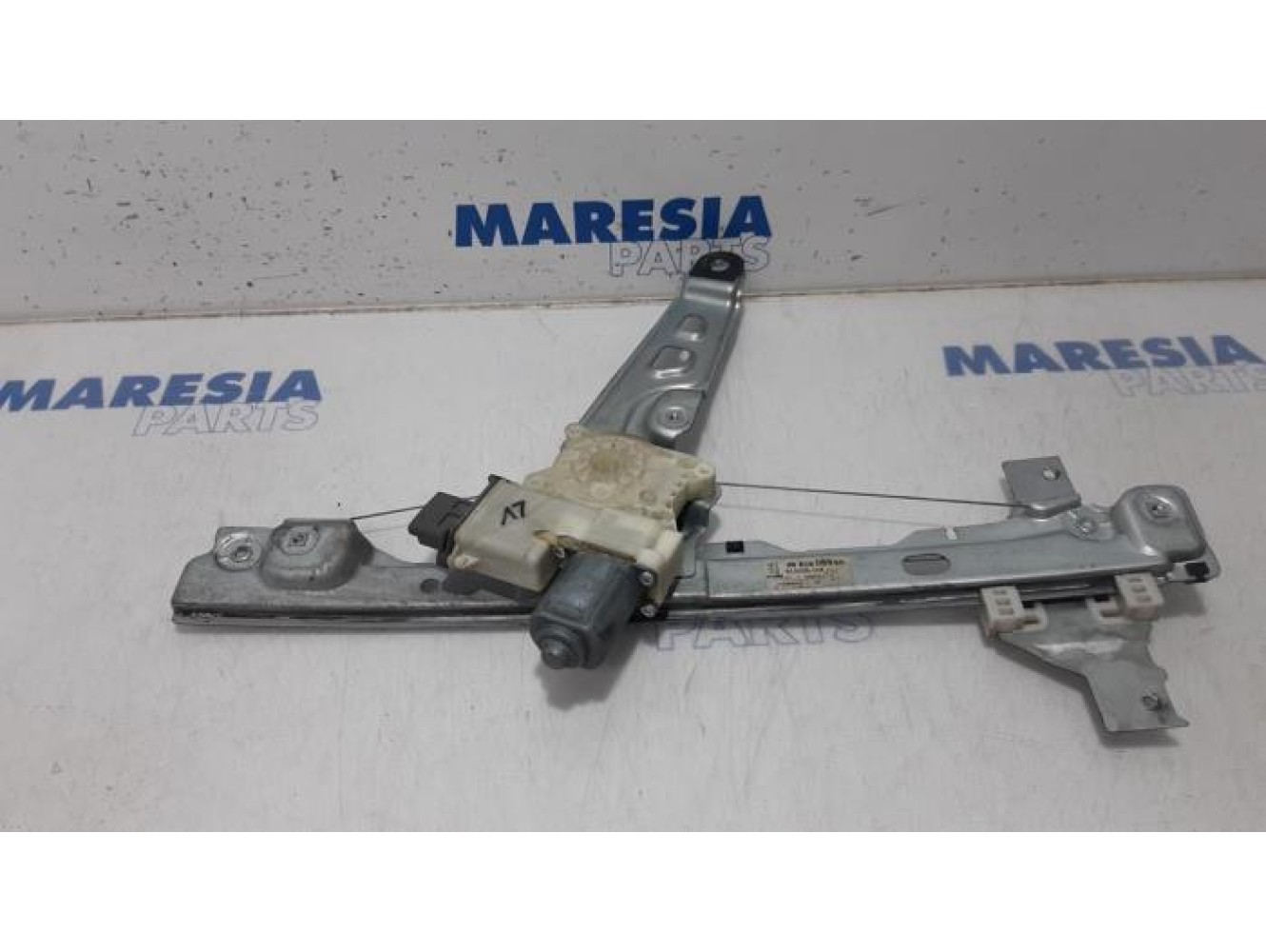 Peugeot - 5008 - Window mechanism 4-door, front left