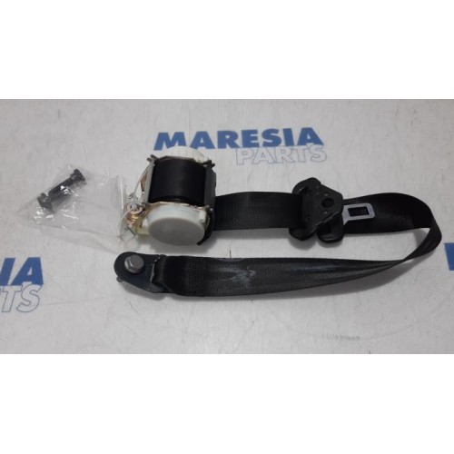 Peugeot - 5008 - Rear seatbelt, right