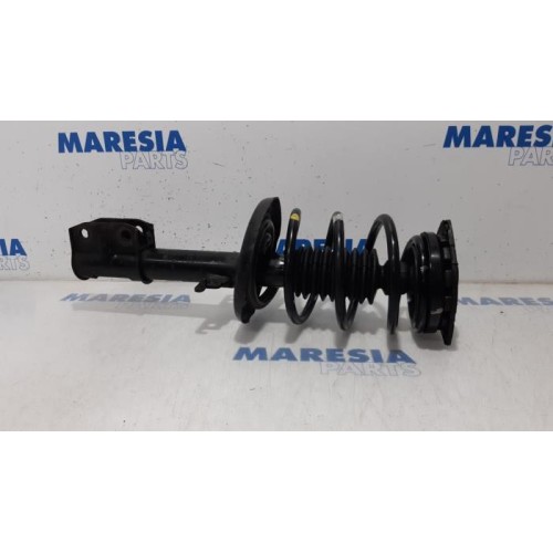 Renault - Scenic - Front shock absorber rod, left