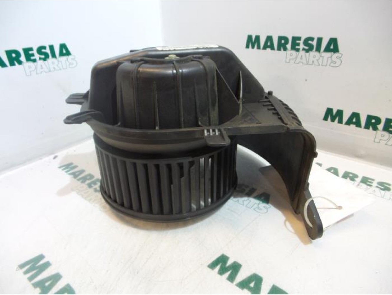 Renault - Megane Scenic - Heating and ventilation fan motor
