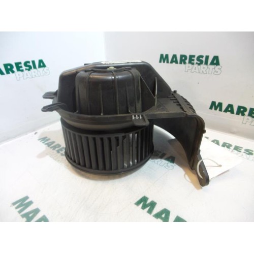 Renault - Megane Scenic - Heating and ventilation fan motor