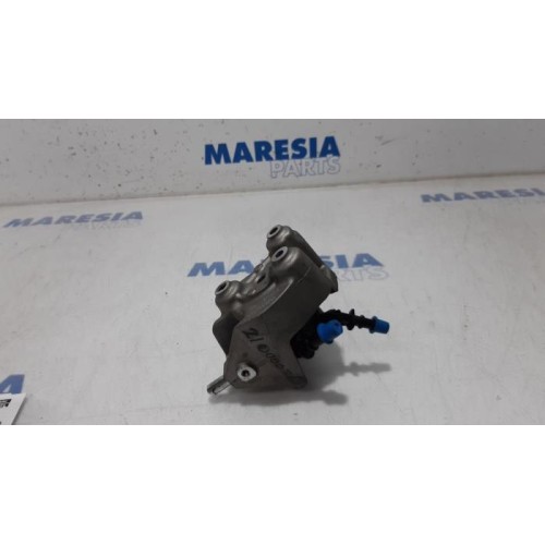 Peugeot - Partner - Engine mount