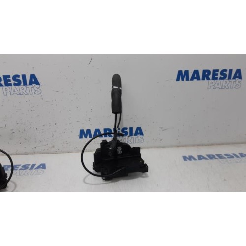 Renault - Scenic - Rear door mechanism 4-door, right