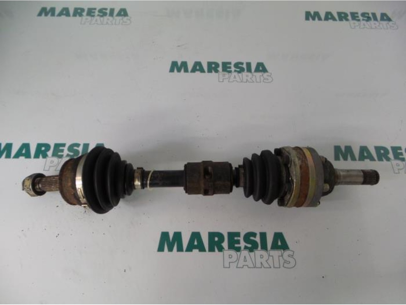 Alfa Romeo - 156 - Aandrijfas links-voor