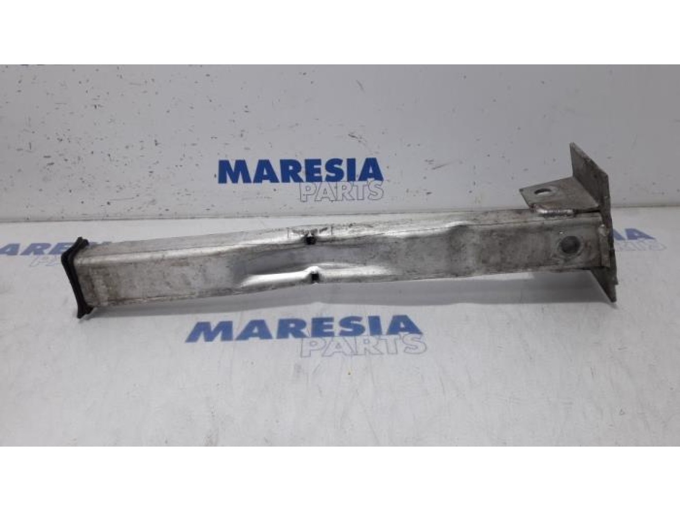 Peugeot - 5008 - Subframe