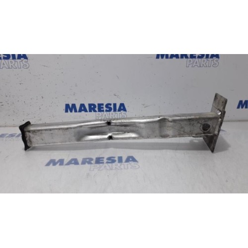 Peugeot - 5008 - Subframe