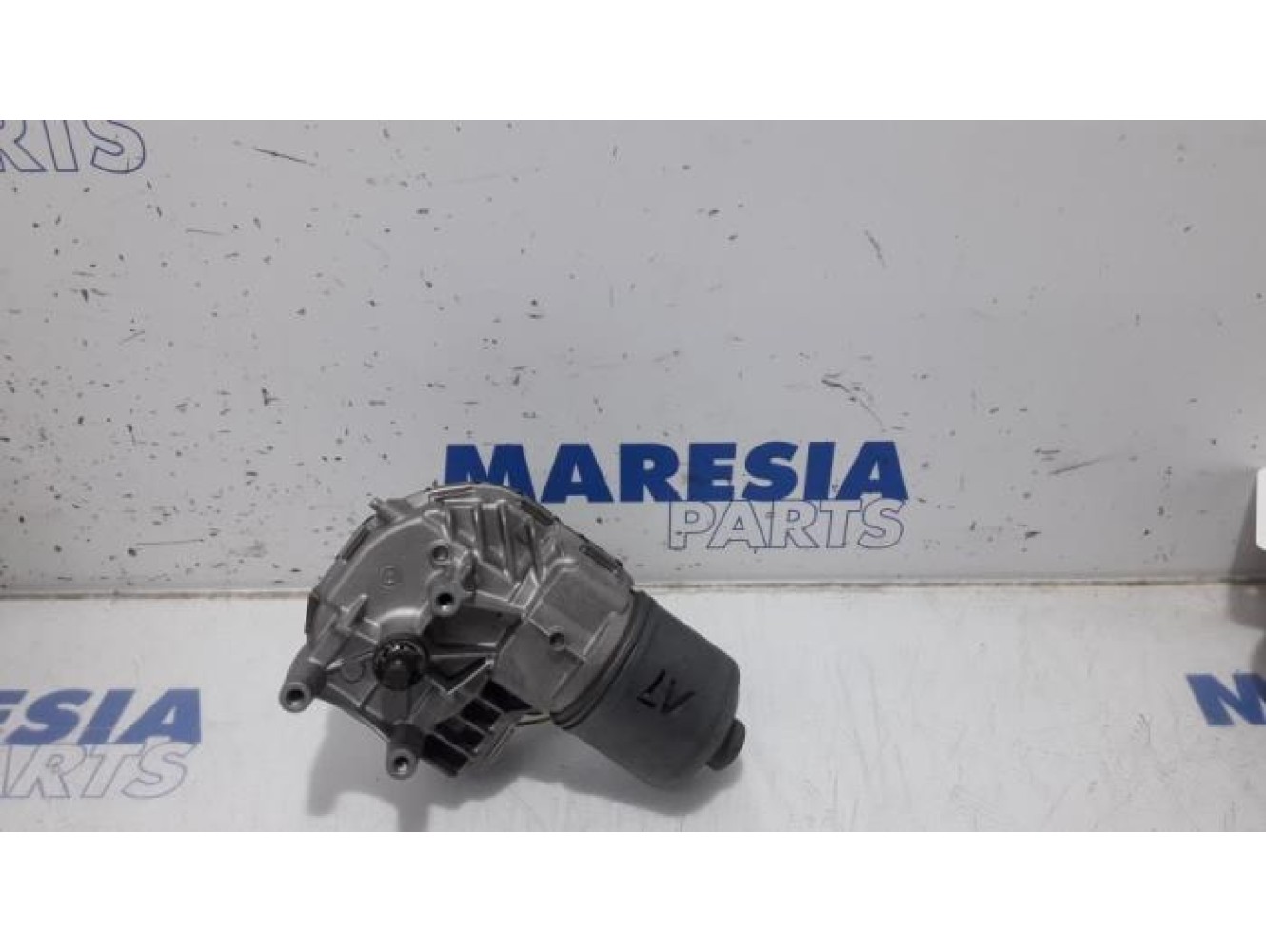 Peugeot - 5008 - Front wiper motor