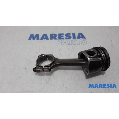 Fiat - Punto - Piston