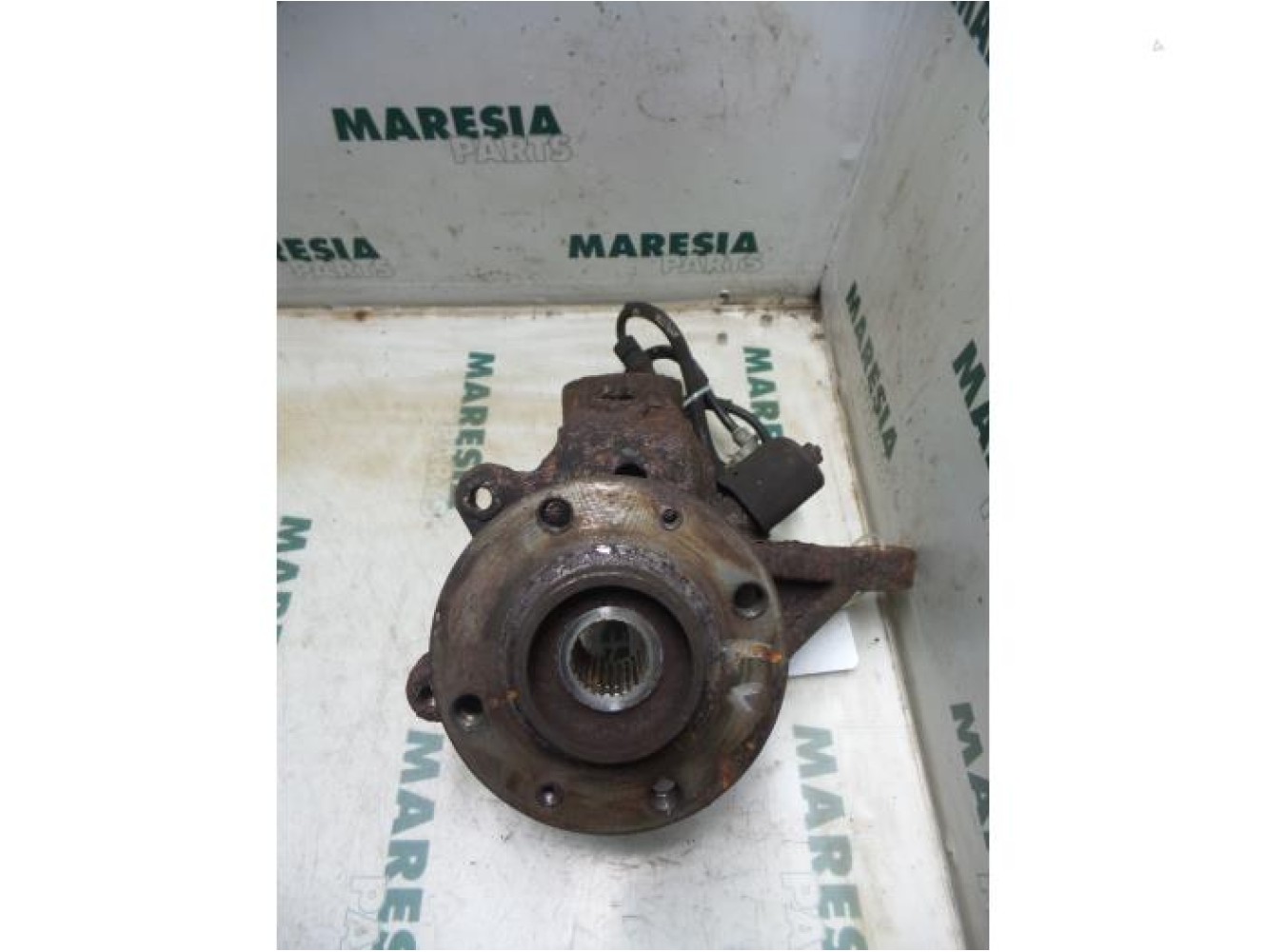 Peugeot - 306 - Knuckle, front left