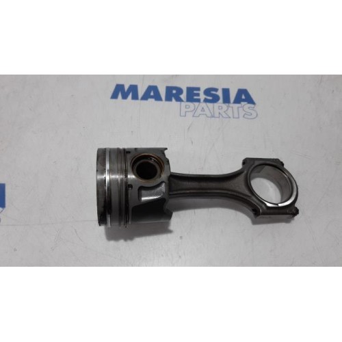 Citroen - C-Crosser - Piston