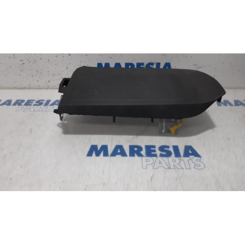Fiat - Punto - Knee airbag, left