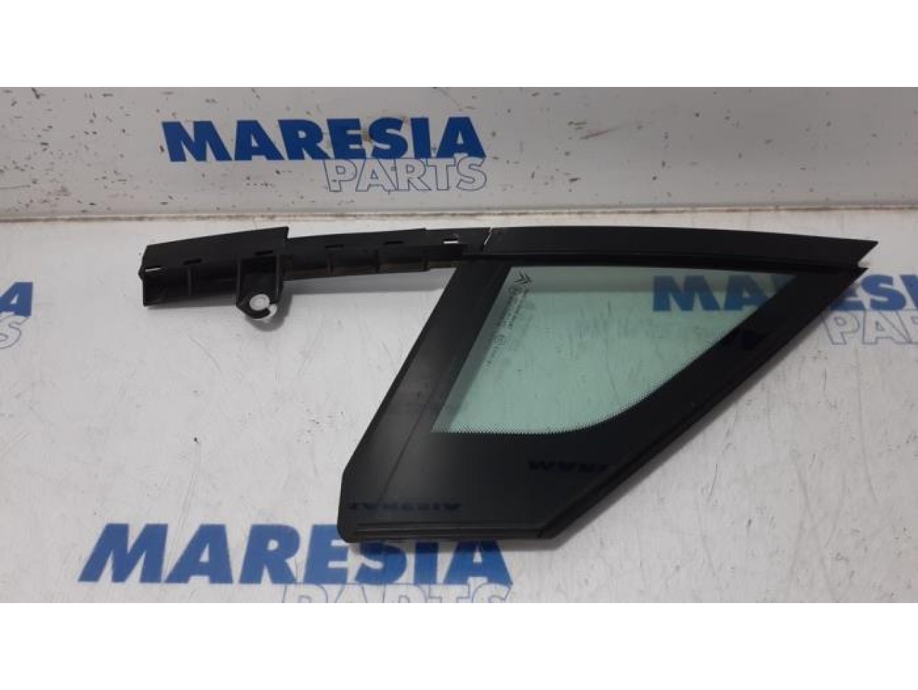 Citroen - C5 - Quarter light, front right