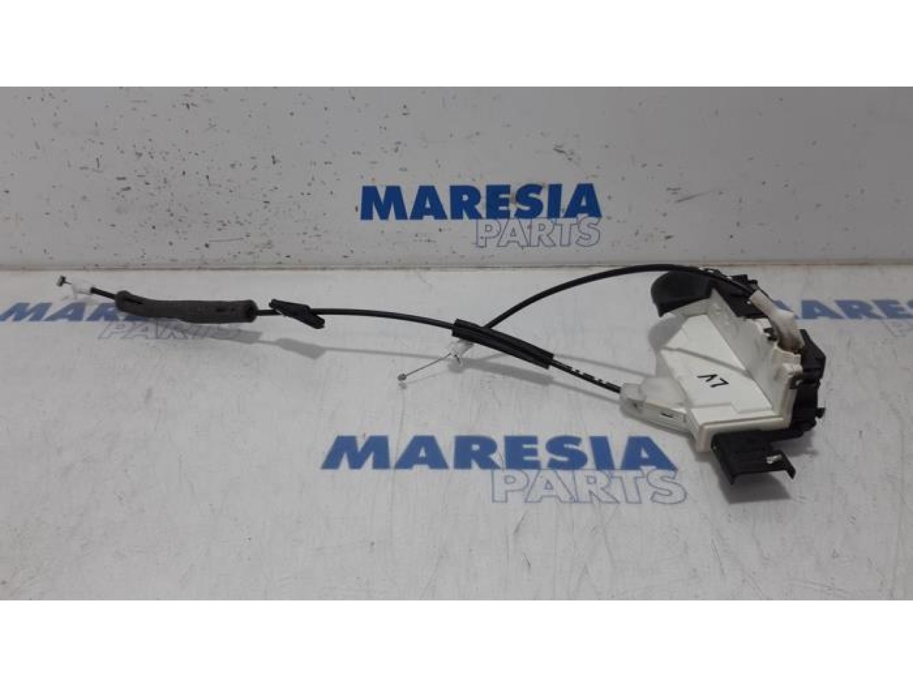 Citroen - C5 - Door lock mechanism 4-door, front left