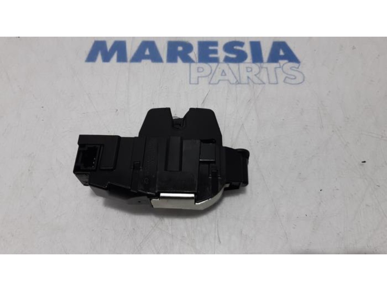 Citroen - C5 - Tailgate lock mechanism