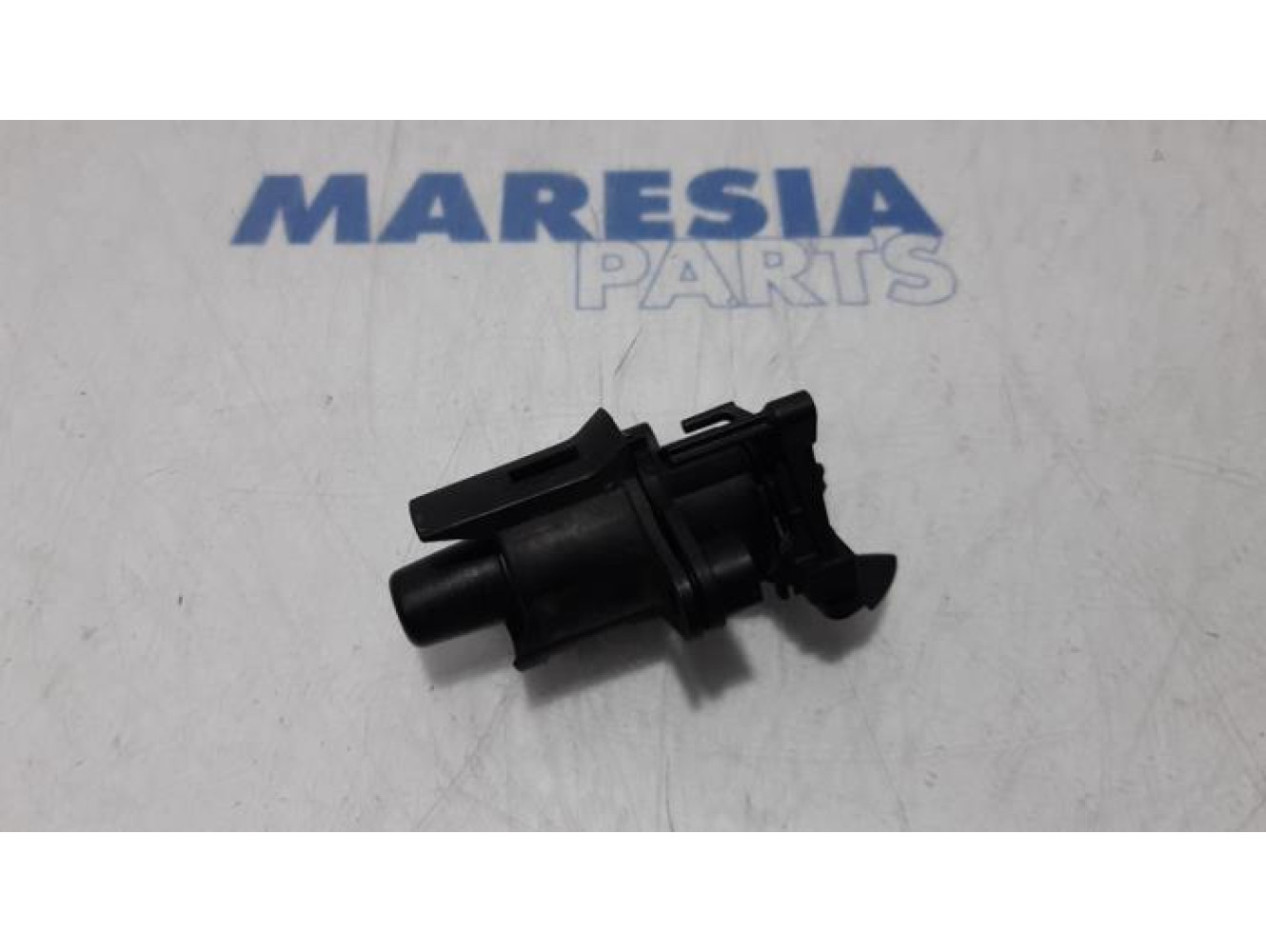 Citroen - C1 - Tailgate lock mechanism