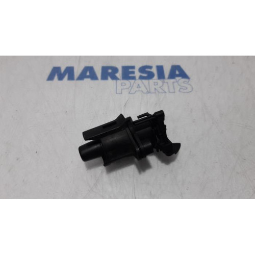 Citroen - C1 - Tailgate lock mechanism