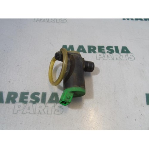 Citroen - Xsara - Scheibensprüherpumpe vorne