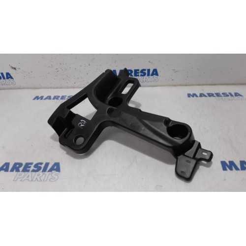 Renault - Talisman - Rear bumper bracket, right