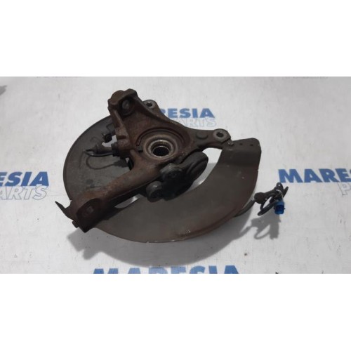Citroen - C5 - Fusee links-voor