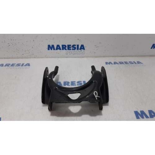 Citroen - C5 - Front upper wishbone, right