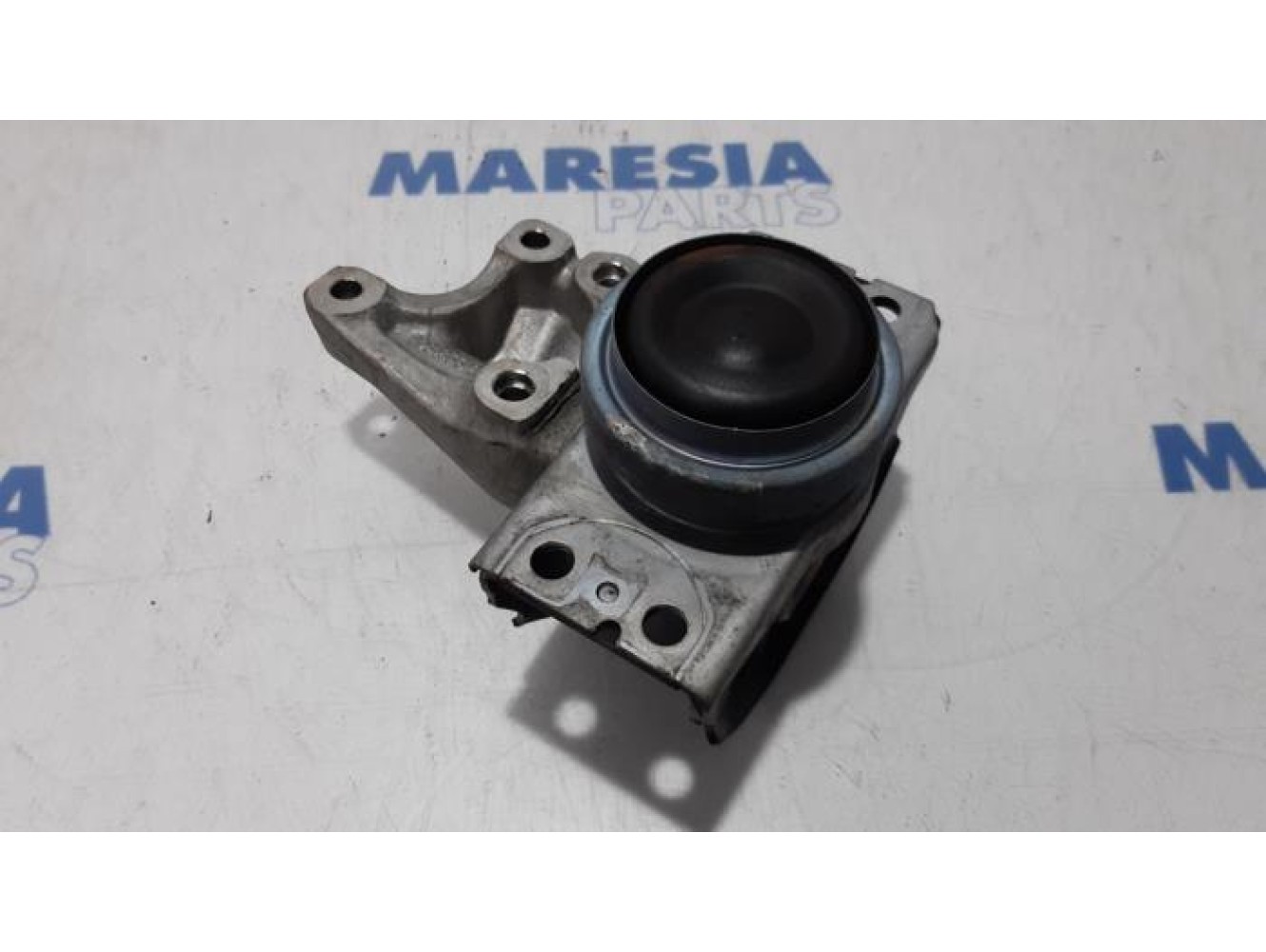 Citroen - DS5 - Engine mount