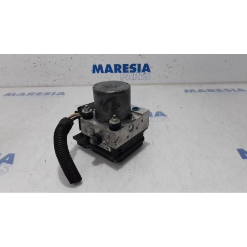 Citroen - DS5 - ABS pump