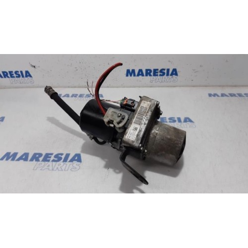 Citroen - DS5 - Power steering pump