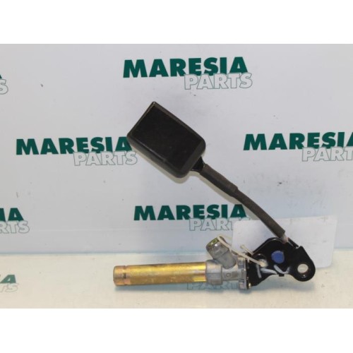 Peugeot - 406 - Seatbelt tensioner, right