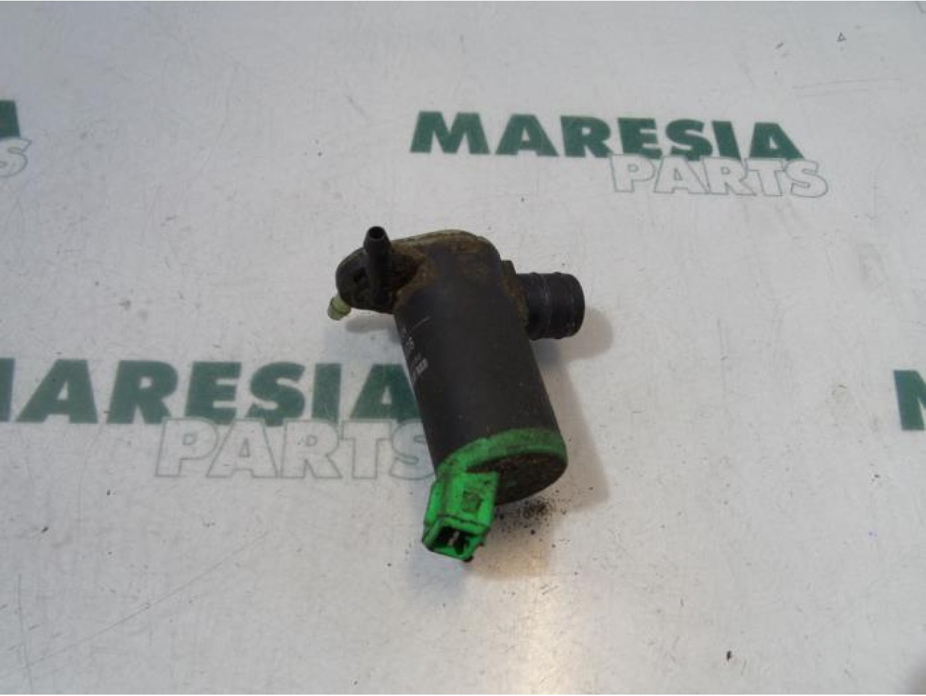 Peugeot - 406 - Scheibensprüherpumpe vorne