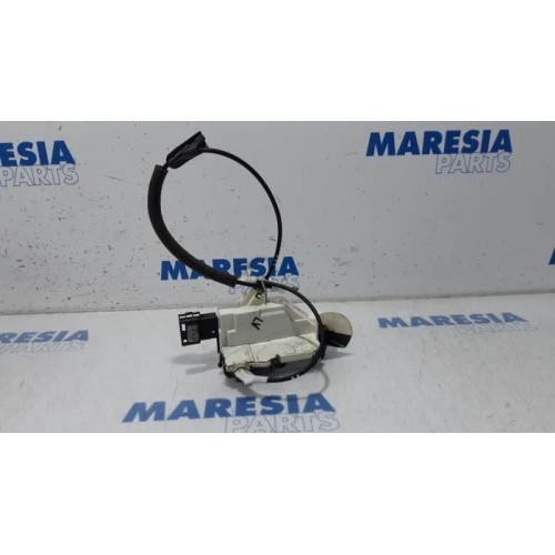 Peugeot - 3008 - Door lock mechanism 4-door, front left