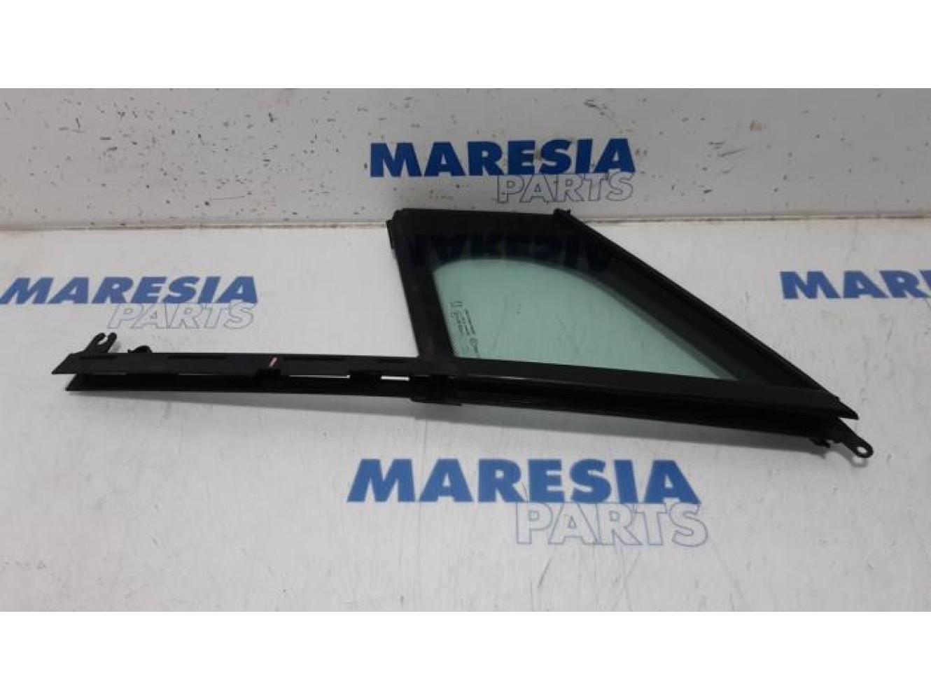 Peugeot - 3008 - Dreieckfenster links vorne