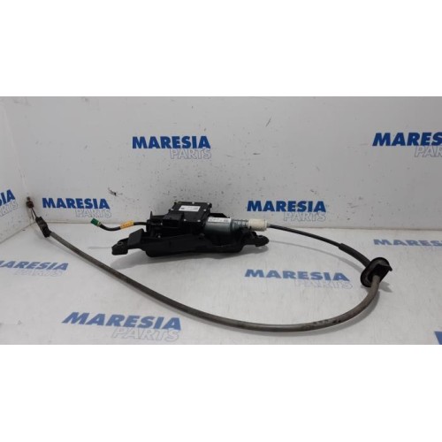 Peugeot - 3008 - Parking brake mechanism