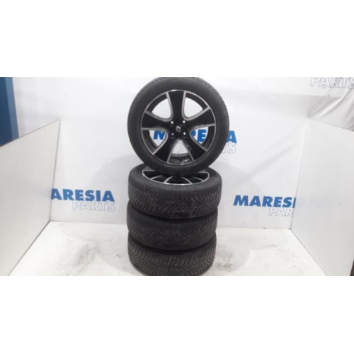 Renault - Clio - Sportvelgenset + banden
