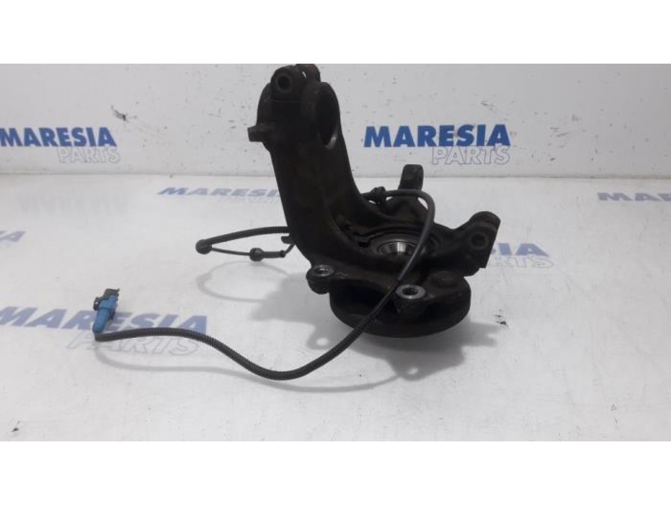 Peugeot - 207 - Knuckle, front right