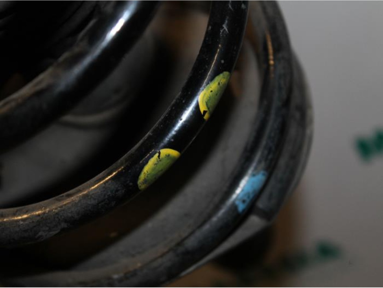 Peugeot - 206 - Front shock absorber rod, right