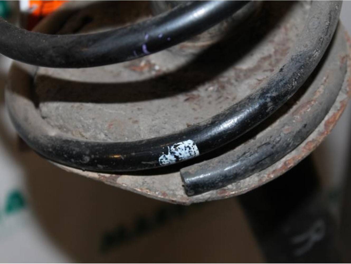Peugeot - 206 - Front shock absorber rod, right