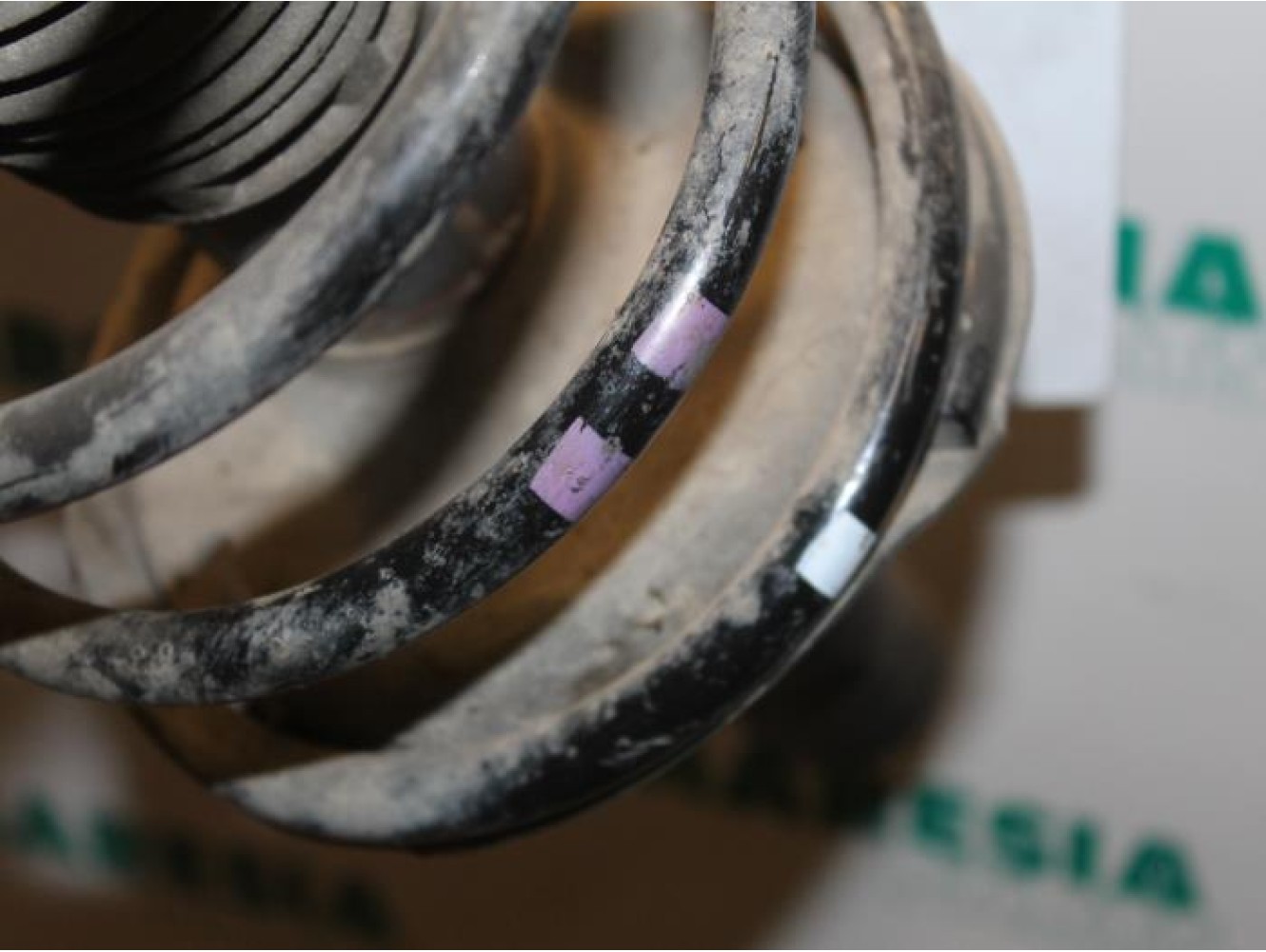 Peugeot - 206 - Front shock absorber rod, right