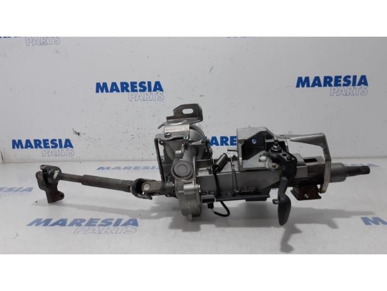Renault - Clio - Steering column housing