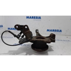 Renault - Clio - Knuckle, front right
