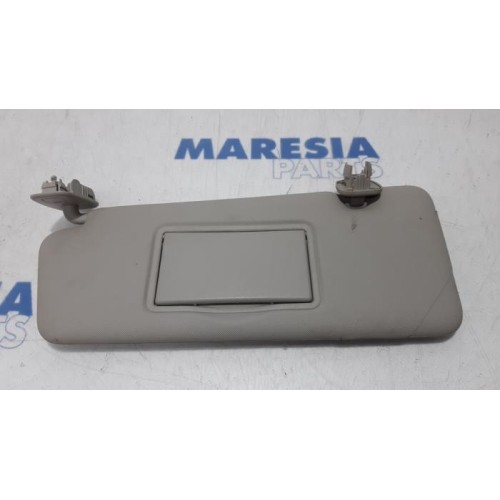 Renault - Clio - Sun visor