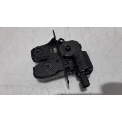 Renault - Clio - Tailgate lock mechanism