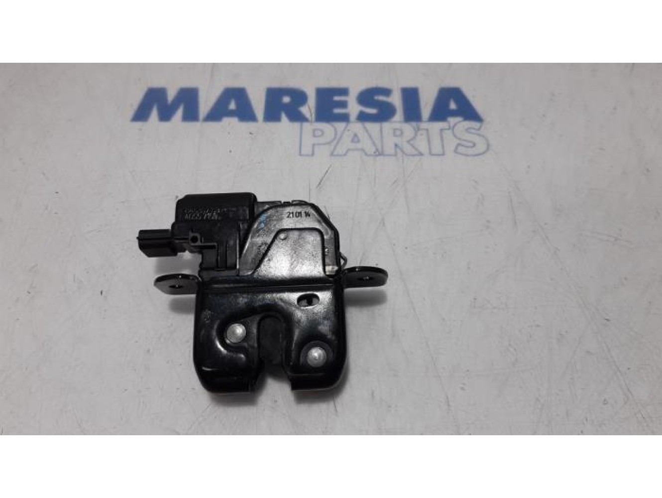 Renault - Clio - Tailgate lock mechanism