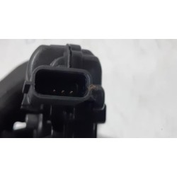 Renault - Clio - Tailgate lock mechanism