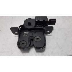 Renault - Clio - Tailgate lock mechanism