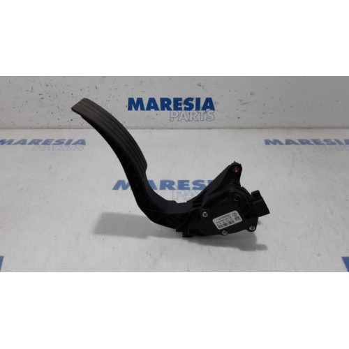 Renault - Clio - Throttle pedal position sensor