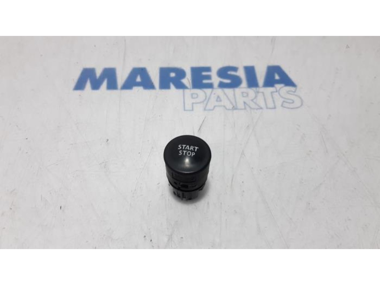 Renault - Clio - Start/stop switch