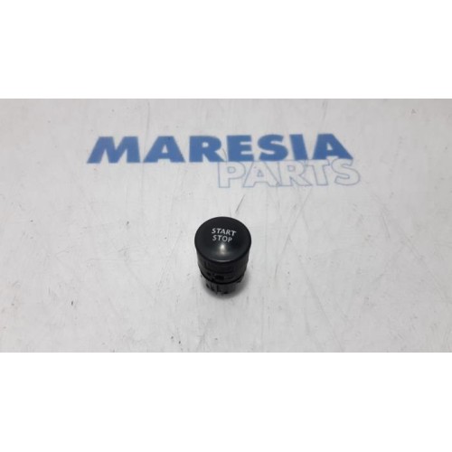 Renault - Clio - Start/stop switch